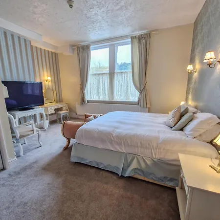 Hotel Wharton Arms *